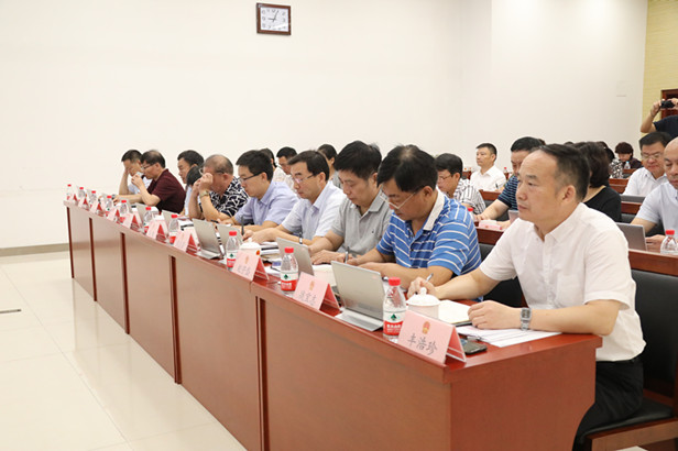区十八届人大常委会召开第22次会议