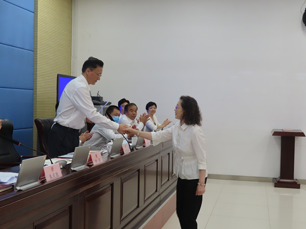 区人大常委会召开第28次会议