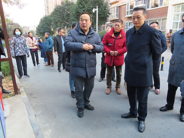 区人大常委会主任孟宪伟带队调研道德街街道新世界阳光花园社区“代表来了”和社区治理工作