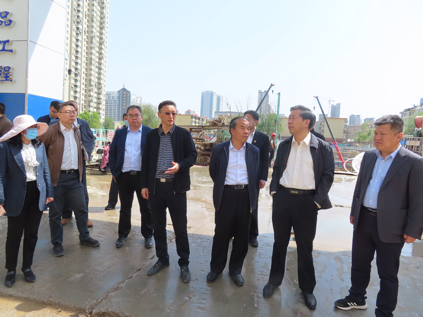 区人大常委会主任会议督导检查全区大气污染防治工作