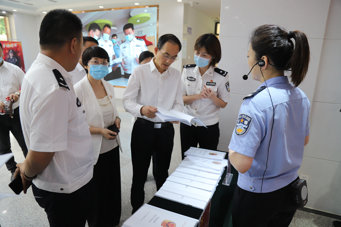 【民呼我应,代表有约】区人大常委会主任熊高翔带队调研区公安分局政法队伍教育整顿工作