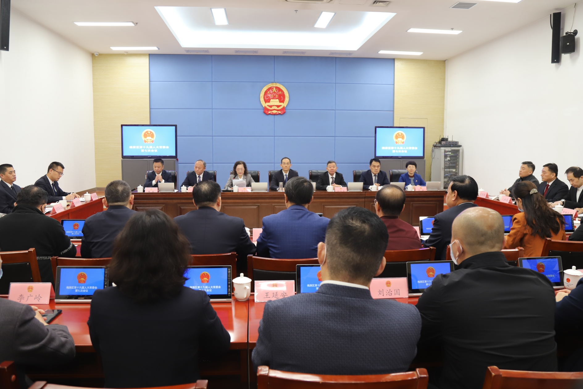 区人大常委会专题询问全区劳动就业工作