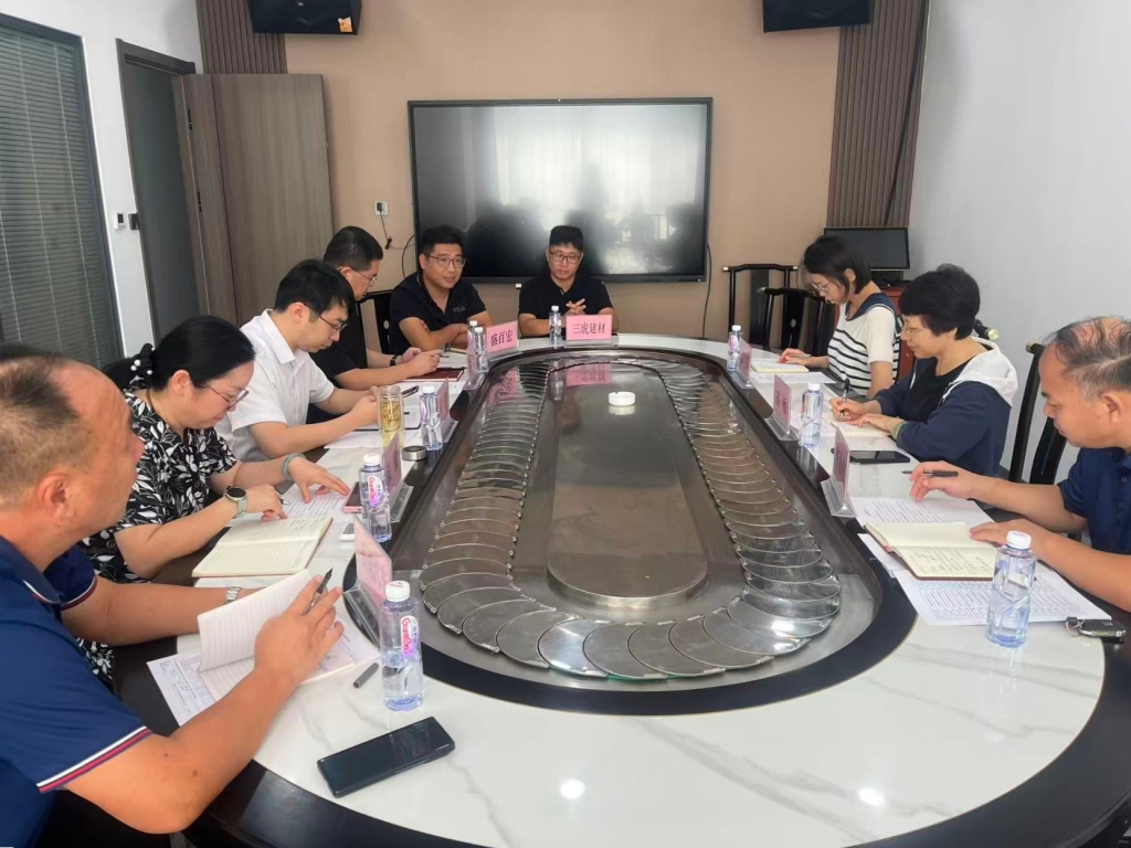 区人大常委会各位副主任联系服务民营企业