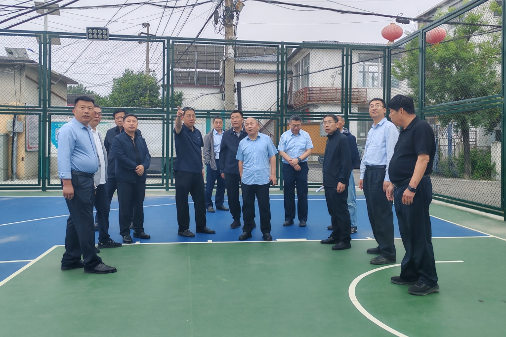 区人大常委会二级巡视员张怡参加部分街道民生实事重点项目监督活动
