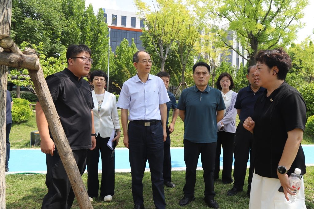槐荫区人大常委会主任会议视察全民运动健康与防汛工作