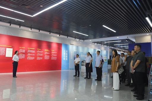 槐荫区人大常委会组织部分住区市人大代表参观“自然资源科技成果科普巡展”